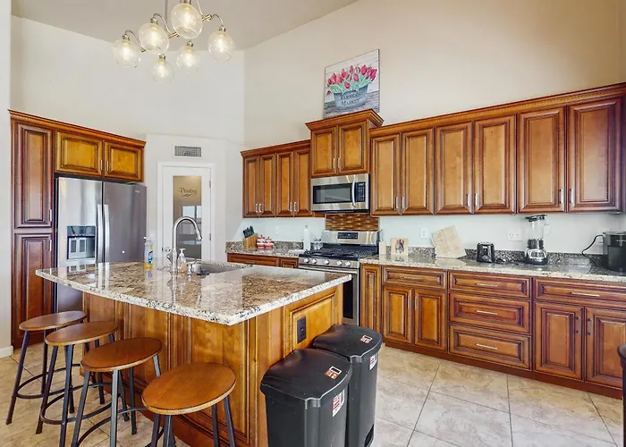 Private Pool, Yard & Pool Table! 'avondale Abode' *