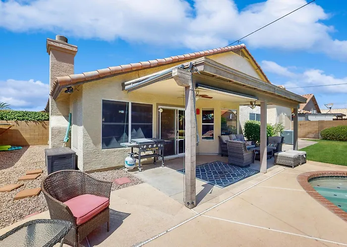Private Pool, Yard & Pool Table! 'avondale Abode'