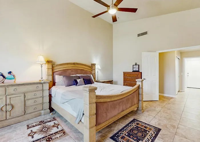 Private Pool, Yard & Pool Table! 'avondale Abode'